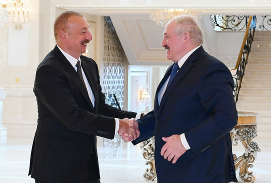 Лукашенко отправился в оккупированный Арцах вместе с Алиевым