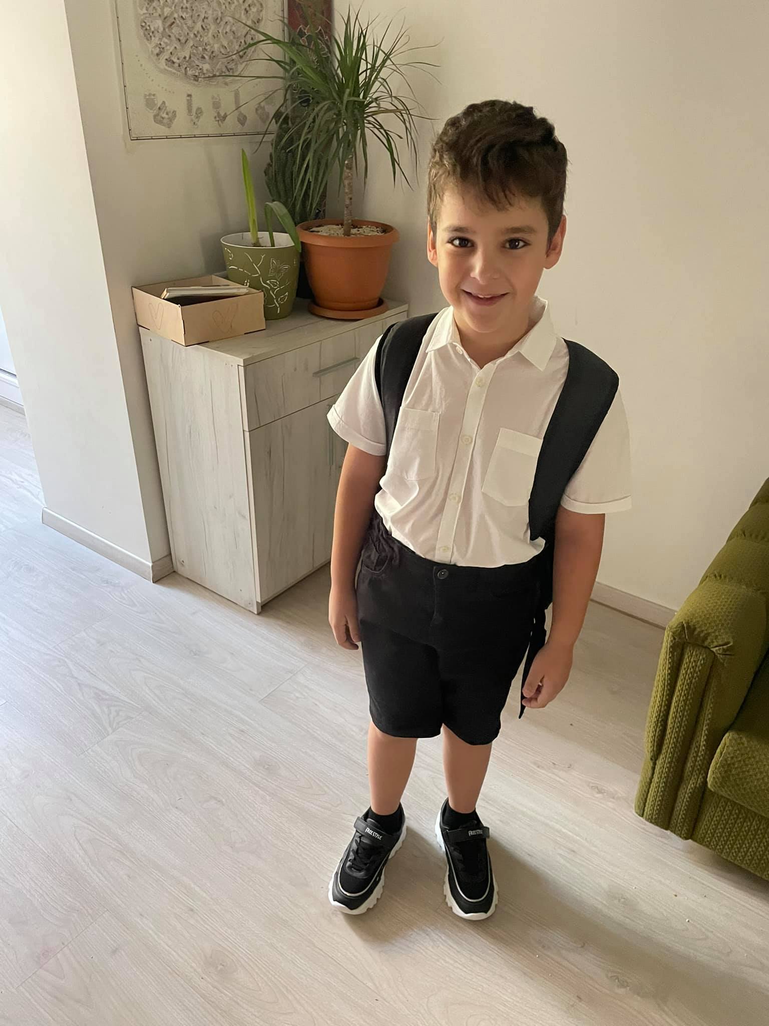 “نه به معلمان”  اولین قدم های DJ Vaccine ، پسر آروسیک مکرتچیان به مدرسه – اخبار از ارمنستان