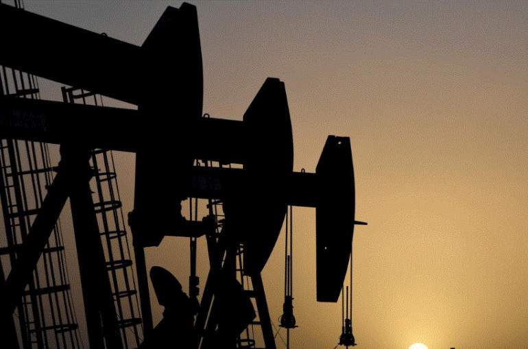Oil prices recover on demand revival signs, Brent at $33/bbl