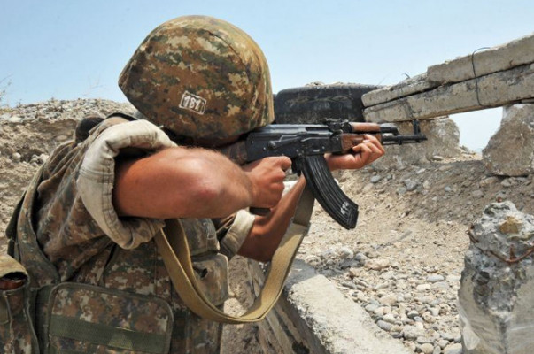 В Арцахе военнослужащий АО НКР получил огнестрельное ранение в результате нарушения режима прекращения огня со стороны ВС Азербайджана