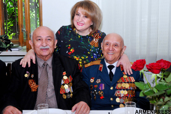 Первая леди Армении по случаю дня Победы посетила союз Ветеранов  