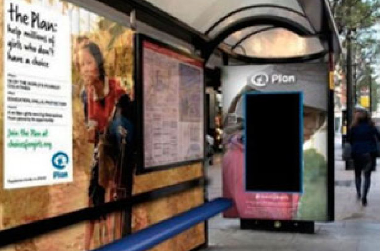 Наружная реклама в Лондоне. Рекламные щиты с системой распознавания лиц. Рекламный щит в Лондоне. Интерактивный билборд.