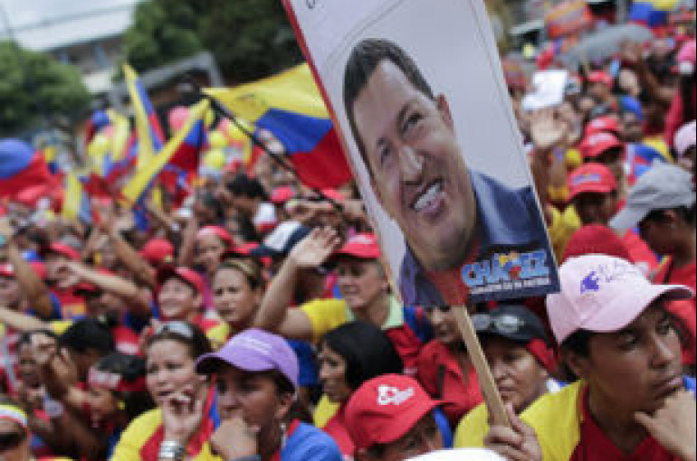 Испанские сми. Боливарианская революция» Уго Чавеса. Портрет Путина и Чавеса в Каракасе.