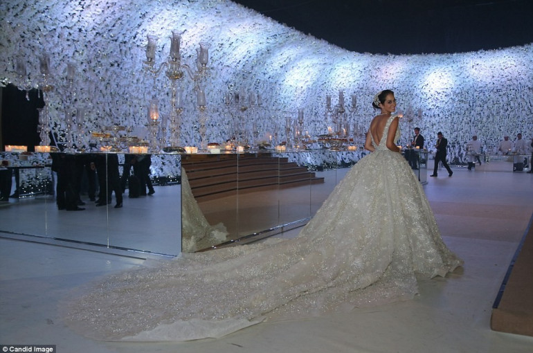 Inside the world of couture wedding dresses: 6,000+ hours spent on £500,000  dresses