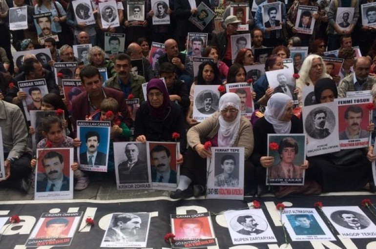 Стамбульская инициатива. Армяне в Стамбуле. 24 Апреля геноцид армян фото.