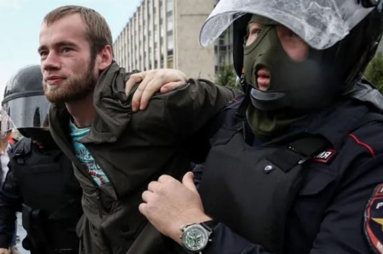 Մոսկվայում ազատ ընտրությունների պահանջով հերթական չարտոնված բողոքի ակցիան է անցկացվում. տասնյակ մարդիկ են բերման ենթարկվել (ուղիղ միացում