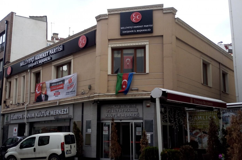 Թուրքիայում կինոթատրոնի վերածված հայկական եկեղեցու շենքի վրա Ադրբեջանի դրոշն է հայտնվել