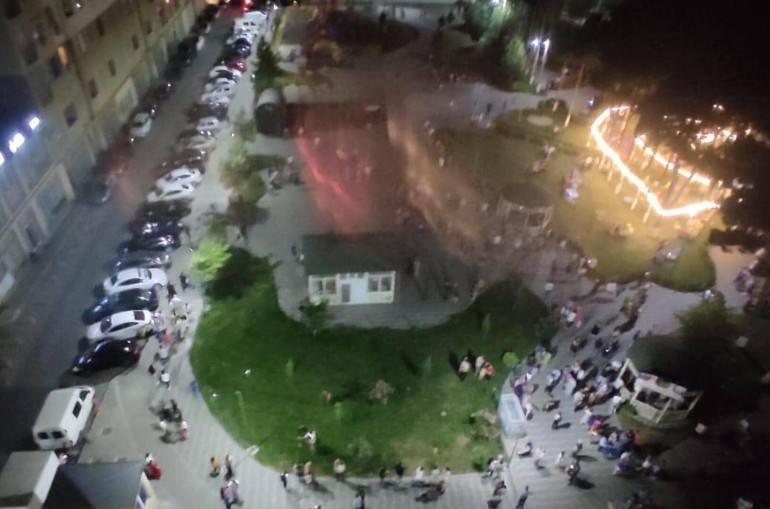Տեսանյութ.Ադրբեջանում 5,7 մագնիտուդով երկրաշարժ է տեղի ունեցել․ Բաքվում բնակիչները լքել են տները