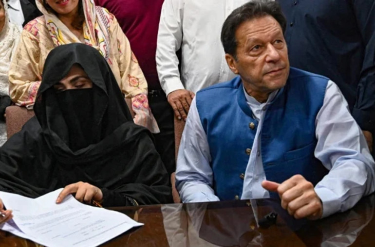 Պակիստանի նախկին վարչապետը և նրա կինը դատապարտվել են 14 տարվա ազատազրկման՝ կոռուպցիայի և ապօրինի վաճառքի գործով