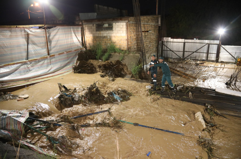 Նոր Արեշում գետի հենապատի փլուզման հետևանքով ջրալցվել են հարակից տները